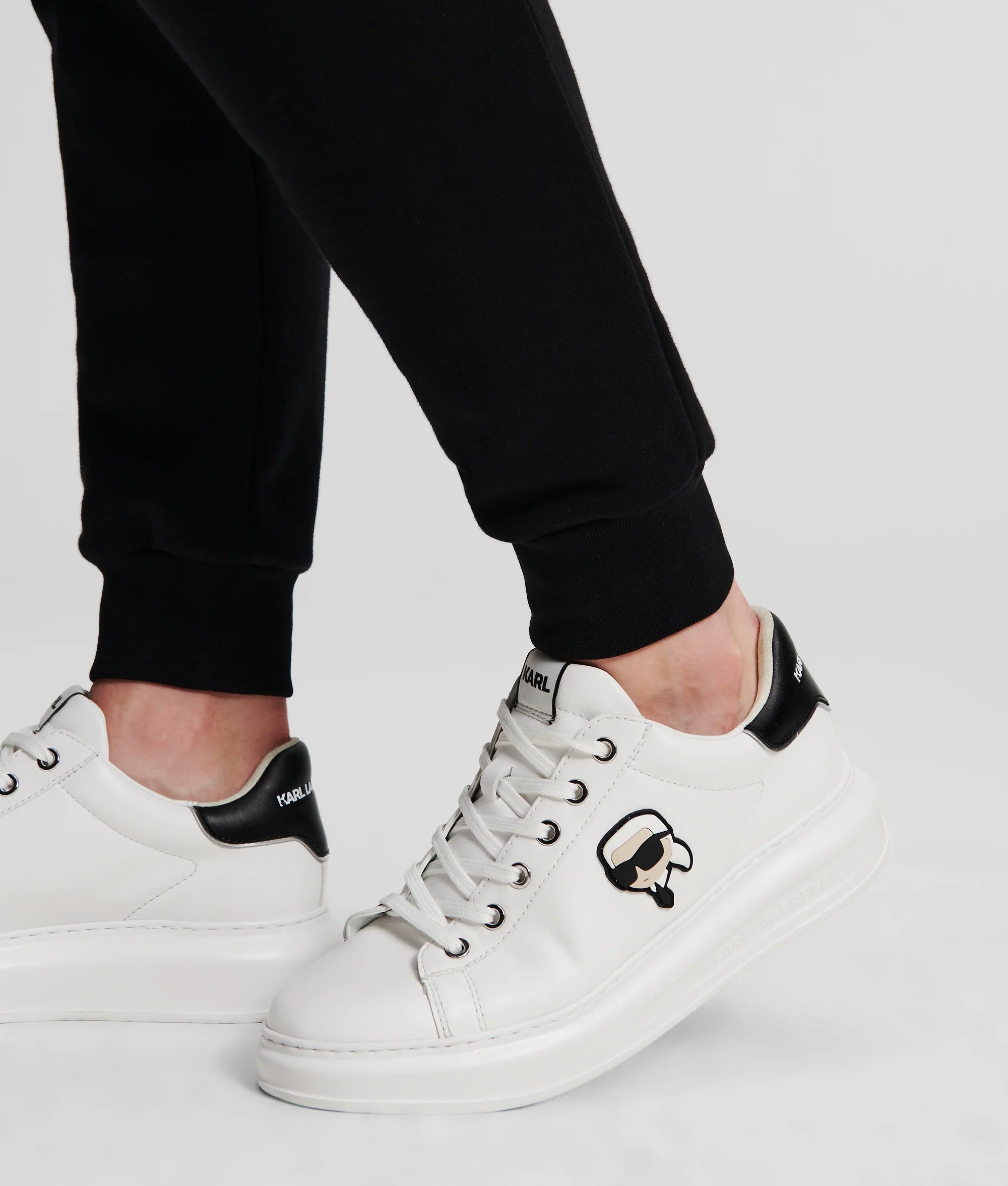 IKON NFT KAPRI SNEAKERS