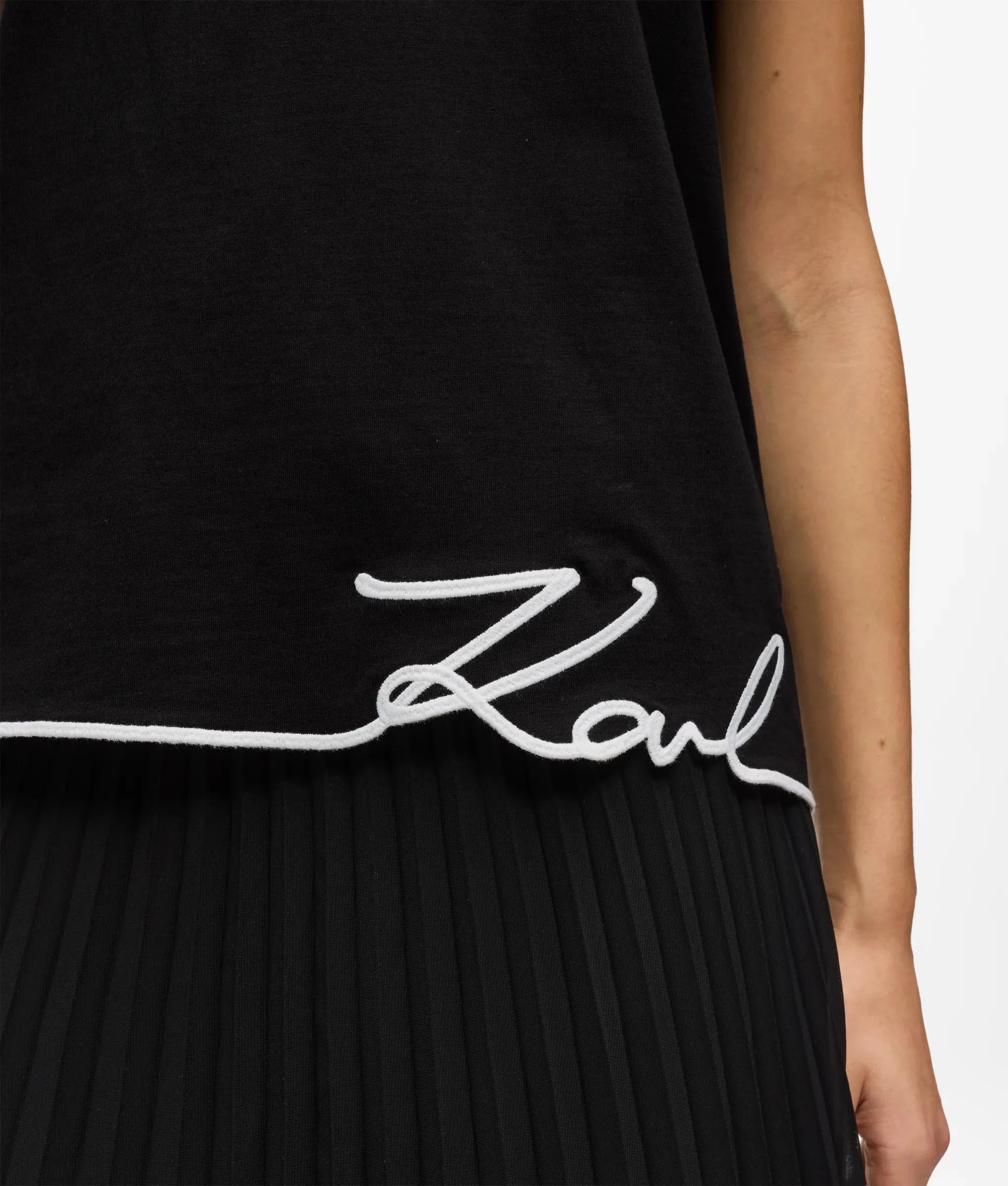 SIGNATURE HEM TANK TOP