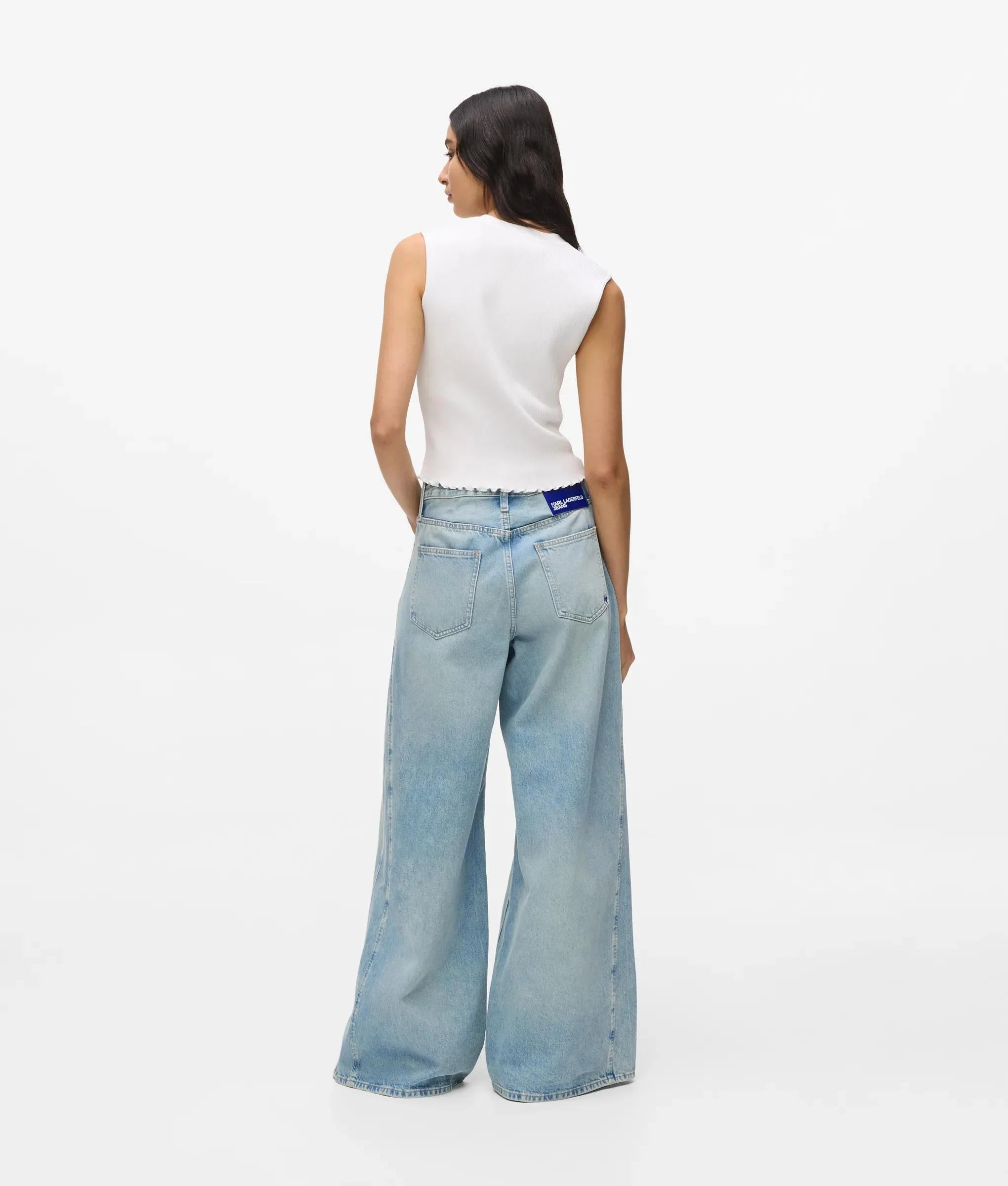 LOW-RISE WIDE-LEG PANEL JEANS