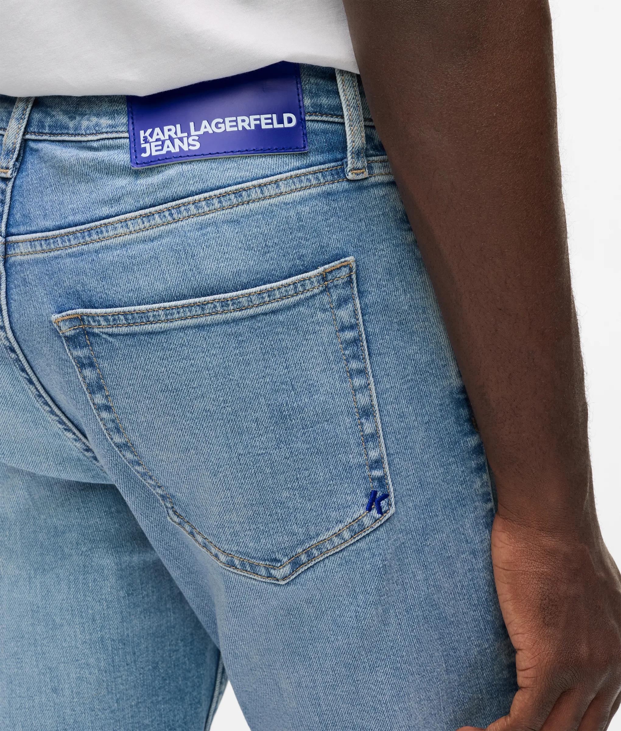 LIGHT BLUE SLIM JEANS