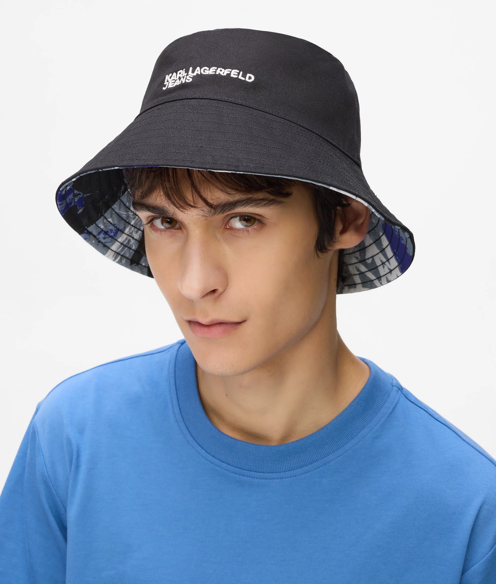 REVERSIBLE GRAFFITI BUCKET HAT